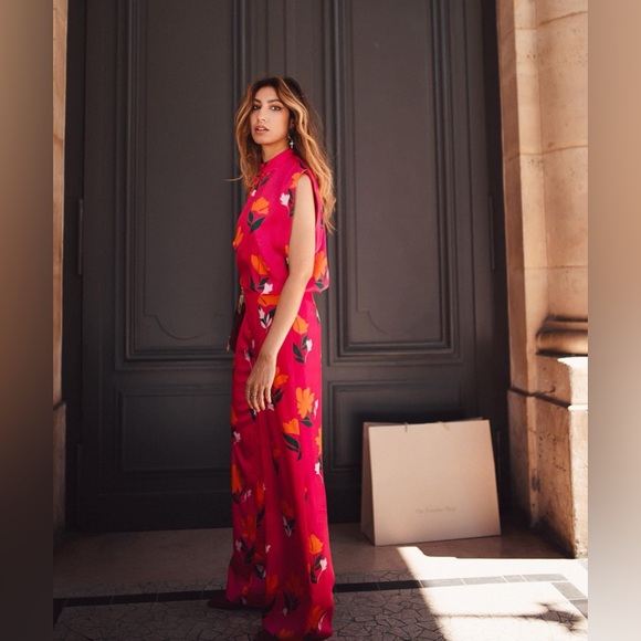 Zara Pants - 🆕(NWT) ZARA Bloggers Fav Satin Floral Sleeveless Jumpsuit. Bright Pink.